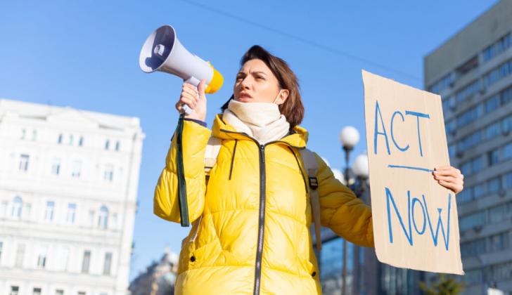 activist-drepturile-omului-1024x591