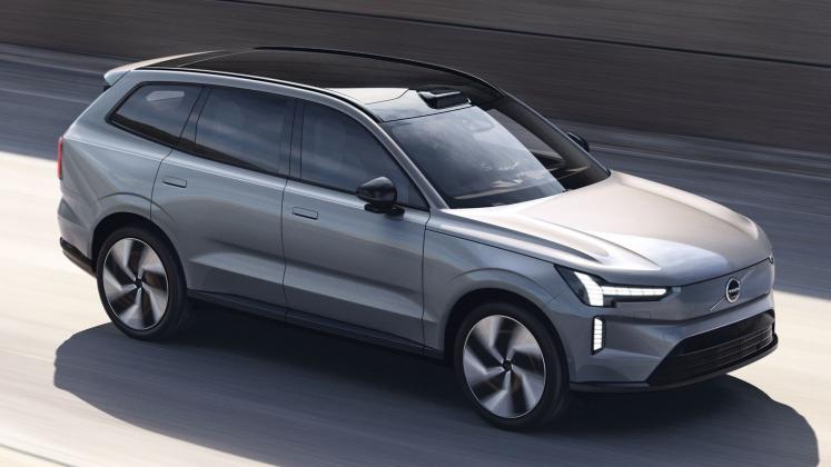 New-2023-Volvo-EX90_67