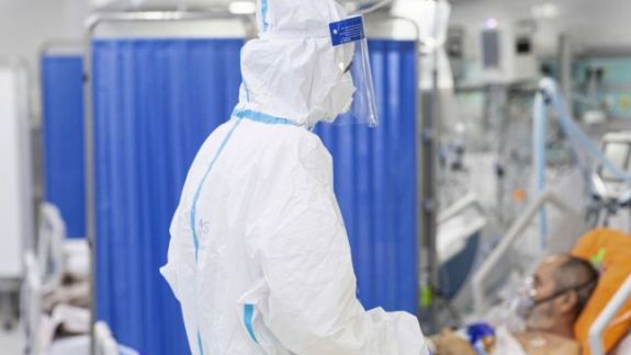 medicii-nevaccinati-vor-fi-lipsiti-de-indemnizatiile-unice-de-16-000-de-lei-si-de-100-000-de-lei-173837-1634133471
