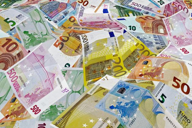 Money_Many_Banknotes_Euro_200_500_50_607907_1280x853