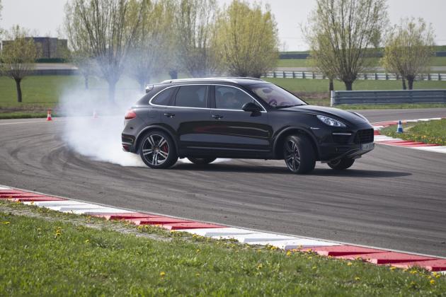 Porsche Cayenne E2_1