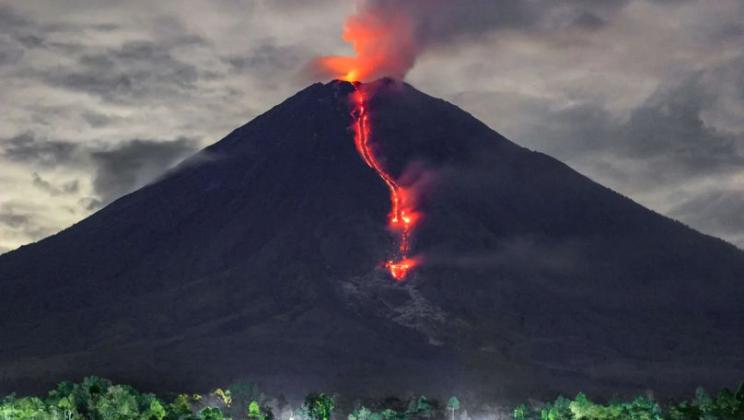 vulcanul Semeru