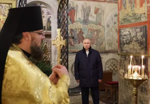 image-2023-01-7-26007500-41-vladimir-putin-slujba-craciun