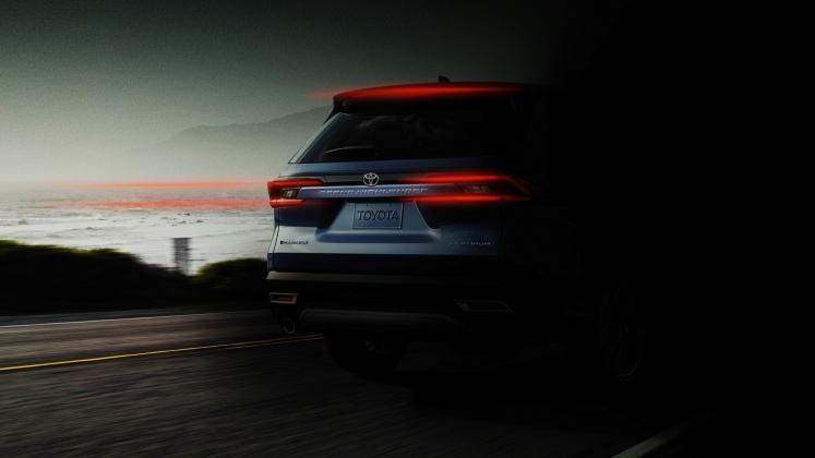 Toyota Grand Highlander teaser