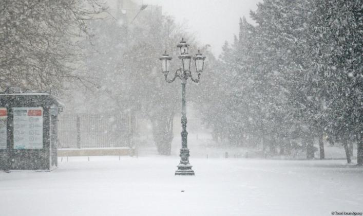 trend_baku_snow_240221_17