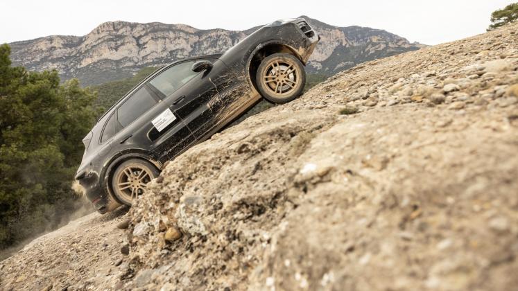 New 2023 Porsche Cayenne prototype_0