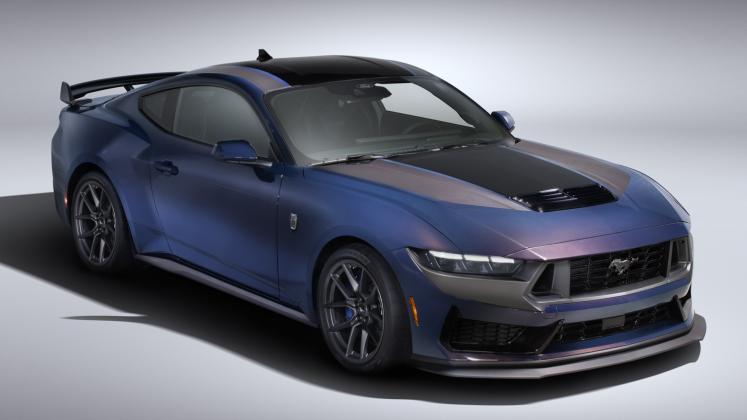 Ford Mustang Dark Horse interior_3