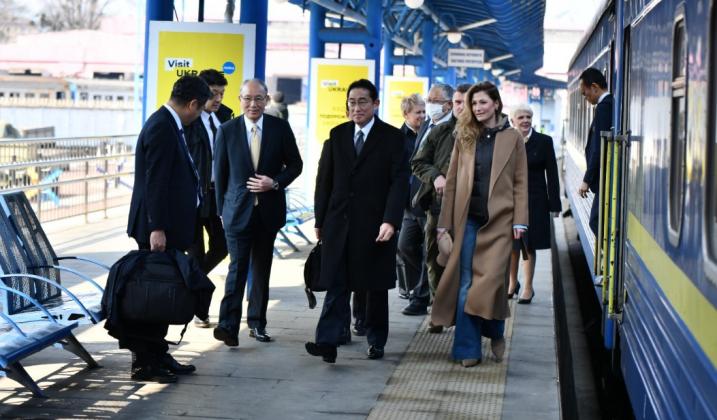 Premierul Japoniei, vizită în Ucraina