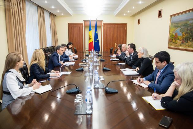 Discuții la Guvern