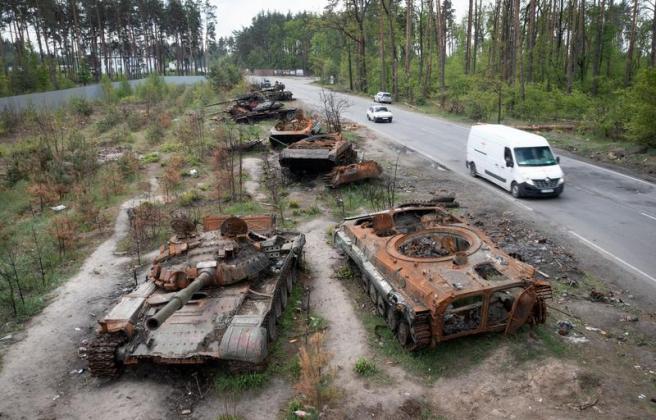 image-2022-05-24-25575652-41-ramasitele-unor-tancuri-rusesti-distruse-razboiul-din-ucraina
