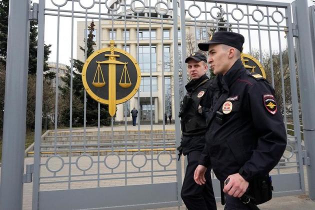 image-2023-04-20-26216279-41-politisti-din-moscova