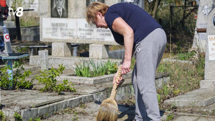 curățenie cimitir