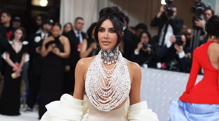 kim-kardashian-met-gala-pearls-dress