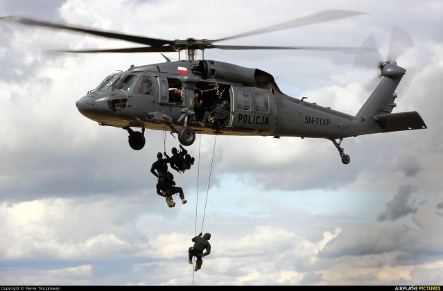 Black Hawk elicopter