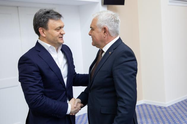 Prim-ministrul Dorin Recean cu ministrul Apărării Naționale al României, Angel Tîlvăr
