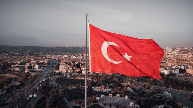 ankara-istanbul-turcia-steagul-turciei-semiluna-erdogan2-16835363763trqj42