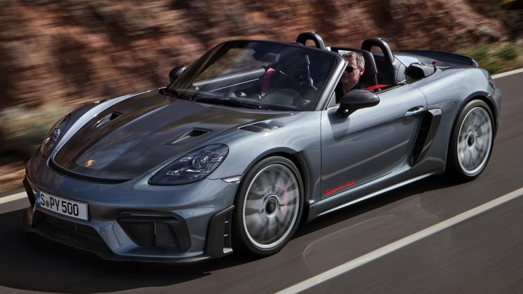New-2023-Porsche-718-Spyder-RS_3