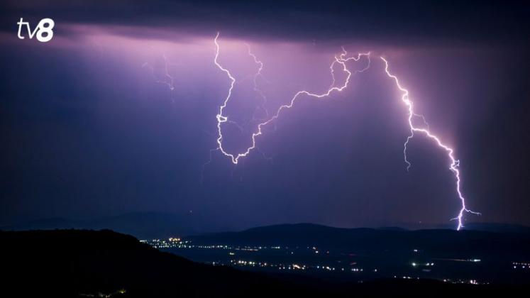 Fulger furtuna ploaie meteo 3