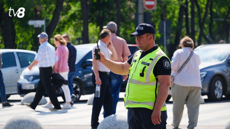 Poliția polițist