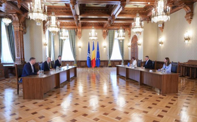 Consultări