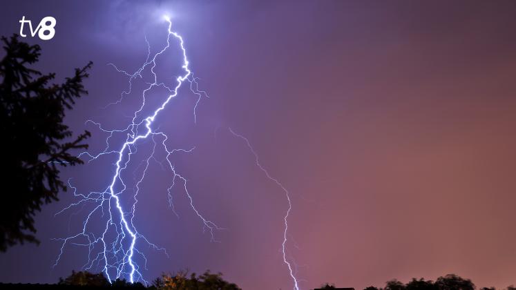 Fulger ploaie meteo