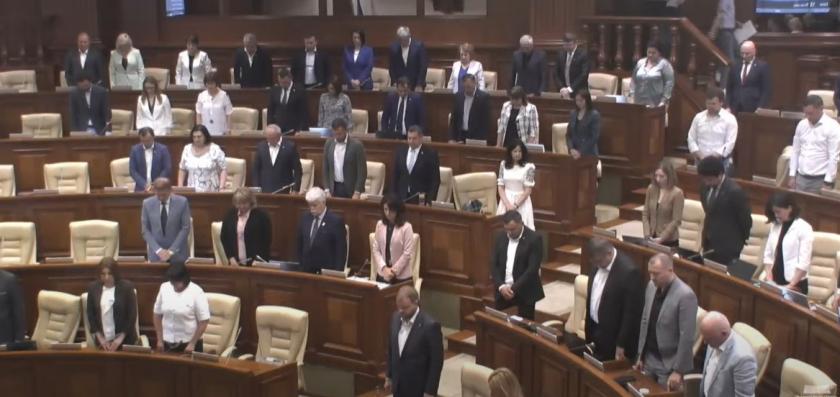 deputați, minut de reculegere