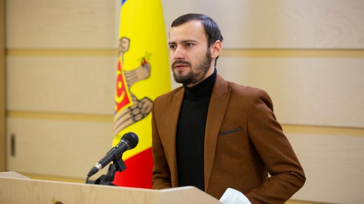 Dinu Plîngău