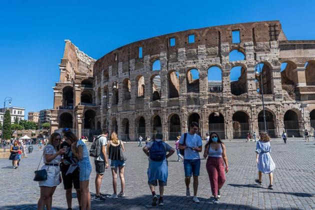 image-2023-06-27-26360831-41-turisti-colosseum