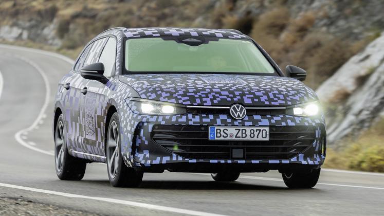 New-2023-VW-Passat-Variant-camo_36