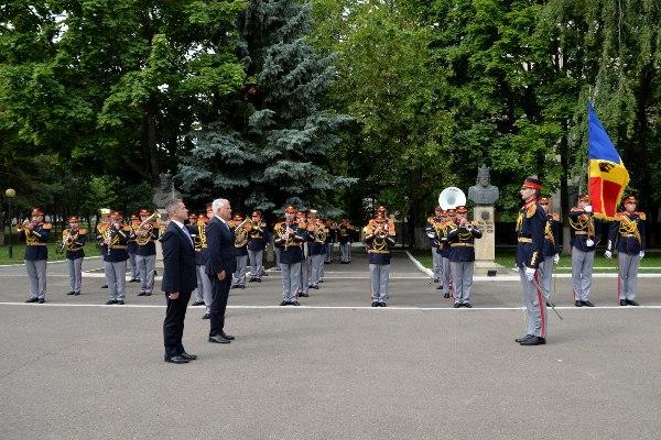 Miniștrii apărării ai Republicii Moldova și României, în dialog la Chișinău