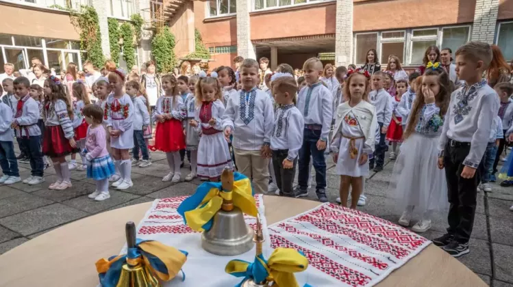 noul-an-scolar-ucraina-2