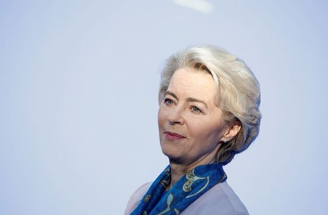 ursula esarfa
