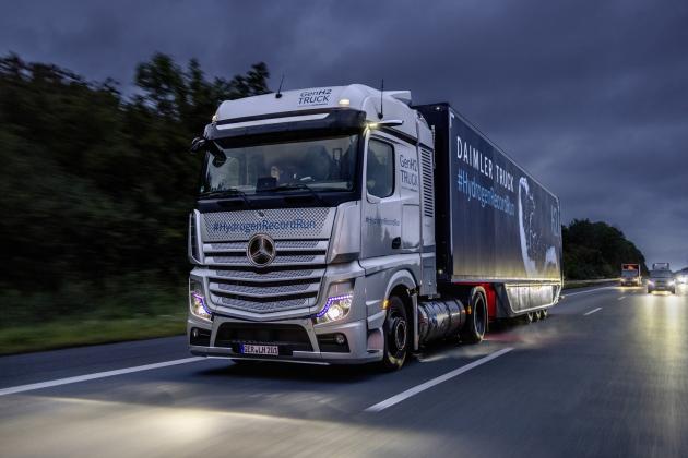 Mercedes-Benz-GenH2-Truck-record-run-2023_11