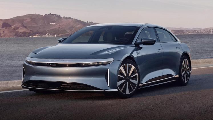 lucid-air-pure-rwd