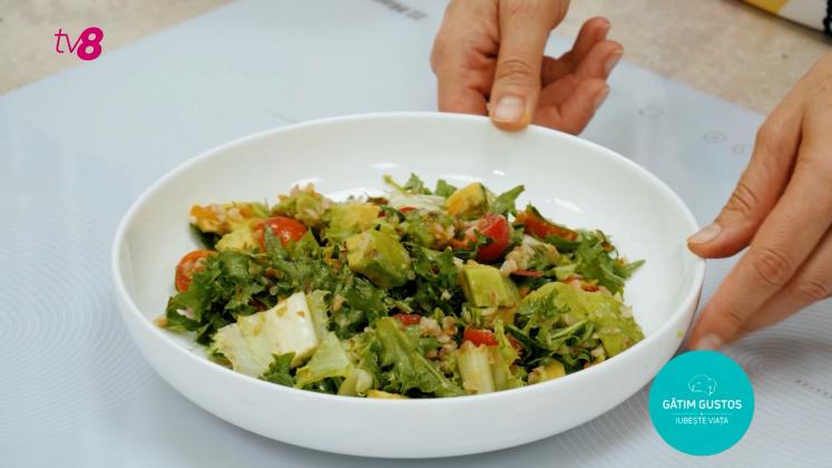 salata hrisca+ avocado
