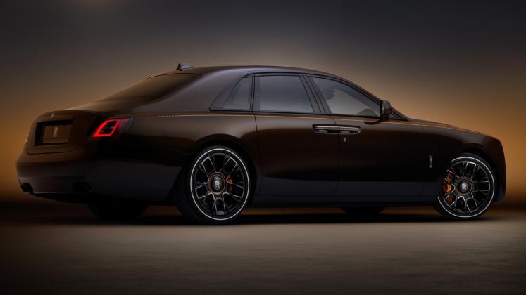 Rolls-Royce-Black-Badge-Ghost-Ekleipsis-Private-Collection_20