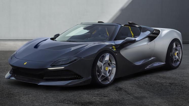 New-2023-Ferrari-SP-8-one-off_5