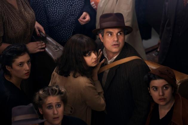 AllTheLightWeCannotSee-Netflix-Aria-Mark-8a1e942
