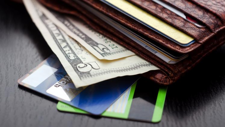 d2810cb5-b44c-4ff8-a392-d21be5ea83e6_0-MAIN-cash-credit-Pavelis-shutterstock159581666