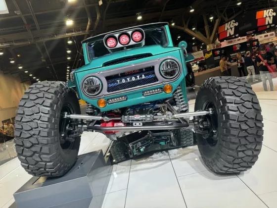 sema-2023-1966-toyota-bruiser-fj45