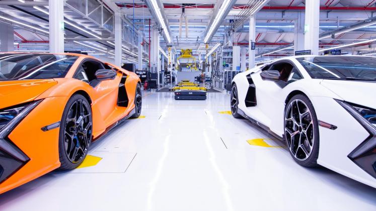 Lamborghini-Revuelto-production_0