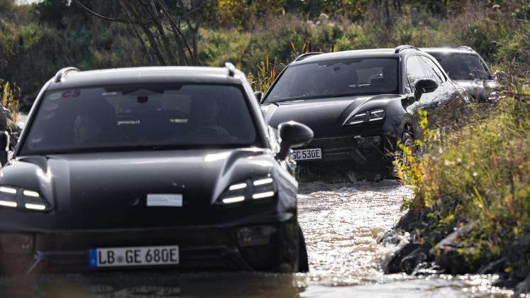 Porsche-Macan-EV-2023-prototype_1