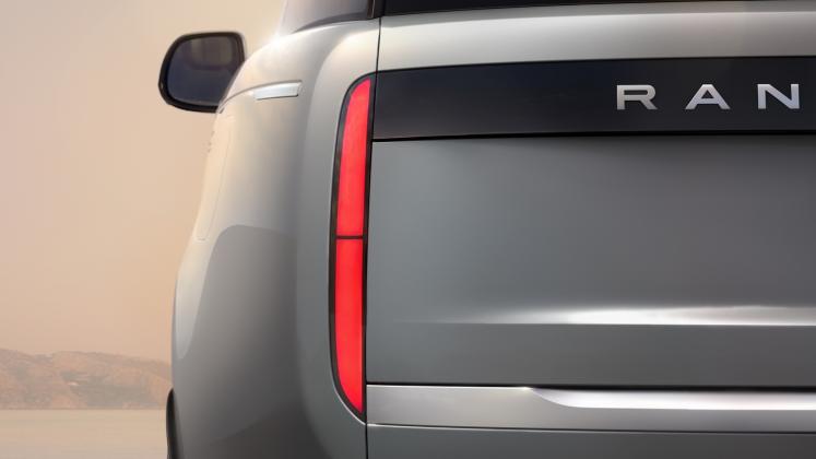 New-Range-Rover-Electric-teaser_2