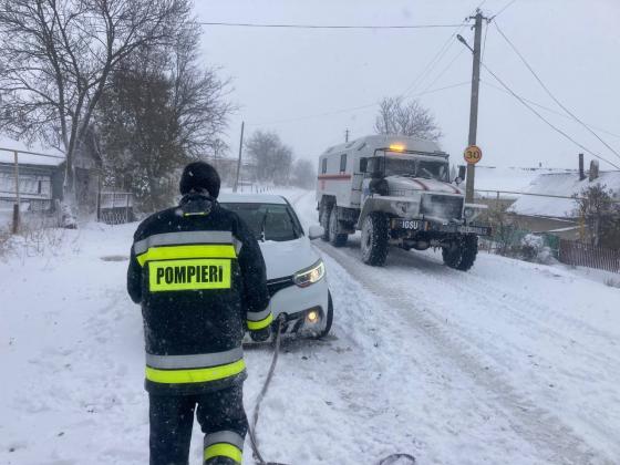 pompieri copil blocat