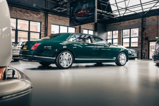Bentley-Mulsanne-Queen-car_1
