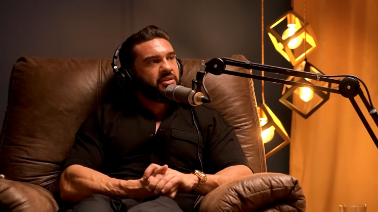 DORIAN POPA_ _MI-E FRICA SA MAI ZIC CA MUNCESC!_ _ VIN DE-O POVESTE by RADU TIBULCA ????_PODCAST_ #145.mp4.02_16_17_24.Still002