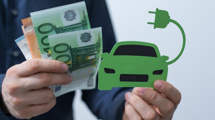 electric-car-money1_0