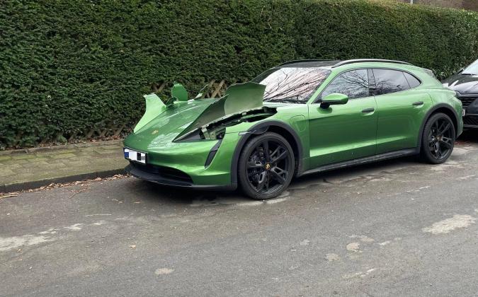 porsche-taycan-faruri-furate