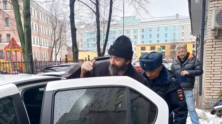 preot-retinut-sankt-petersburg