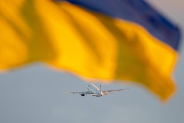 ucraina război drapel avion